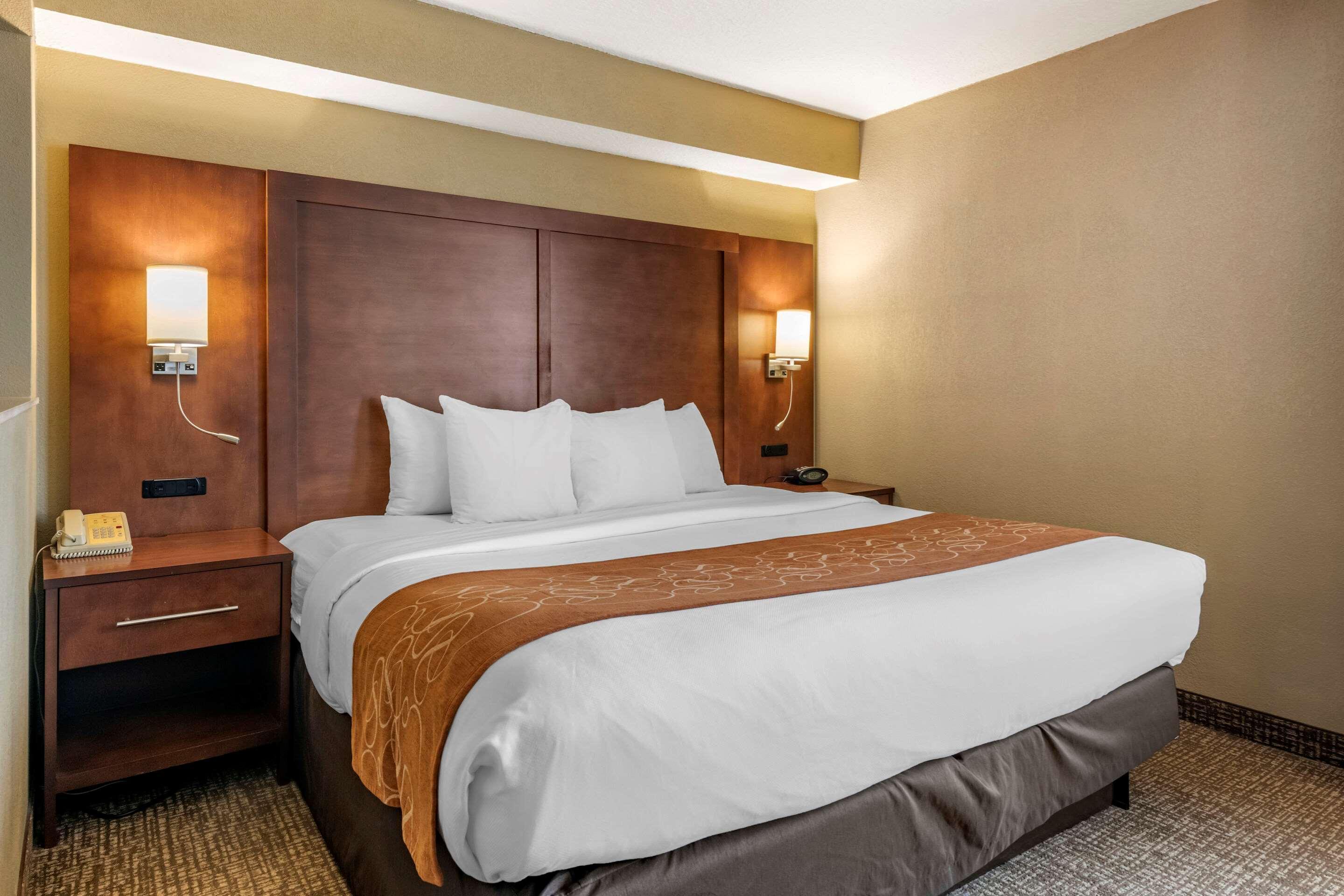 Comfort Suites Baymeadows Near Butler Blvd Джексонвілл Екстер'єр фото
