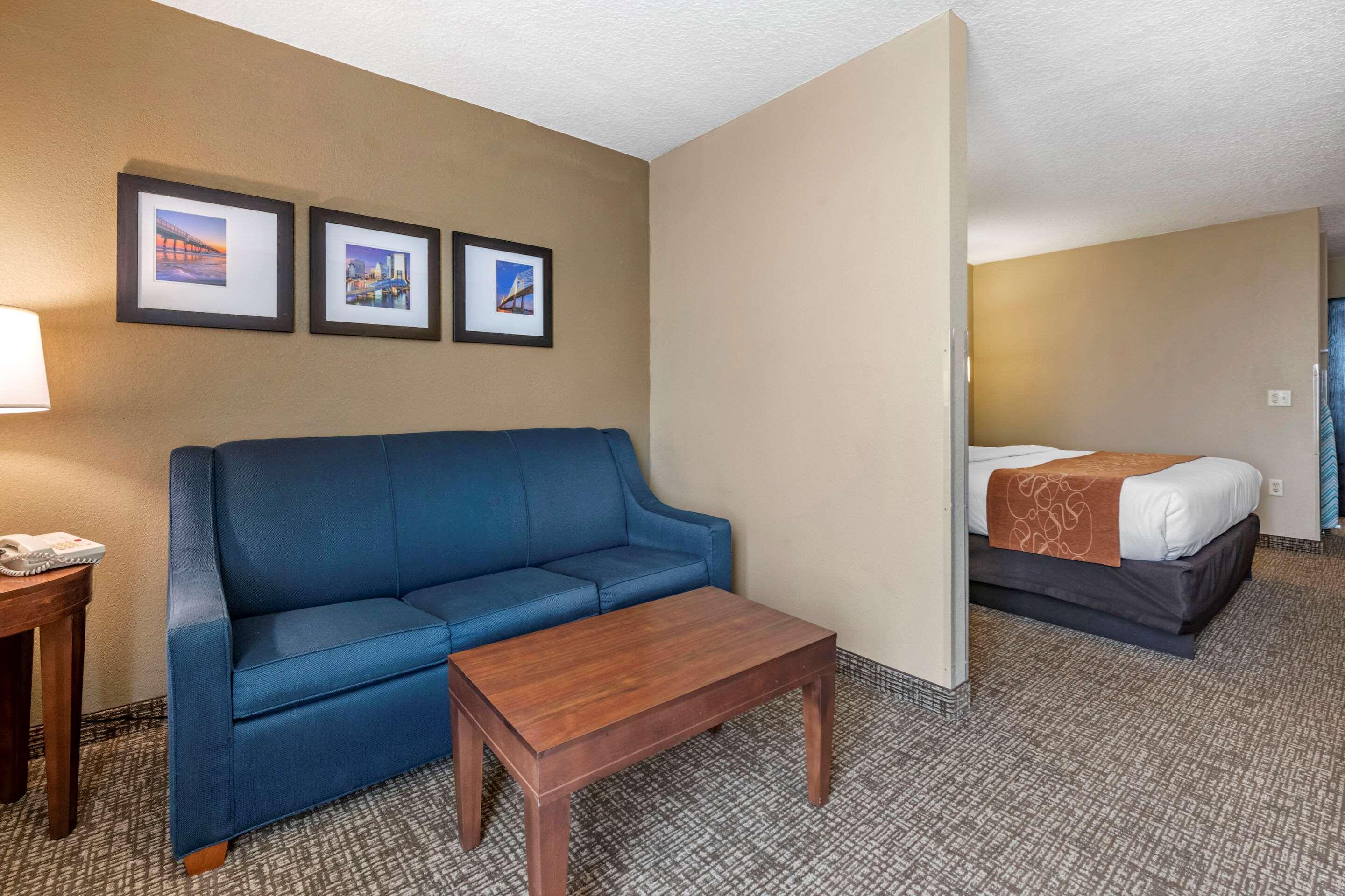 Comfort Suites Baymeadows Near Butler Blvd Джексонвілл Екстер'єр фото