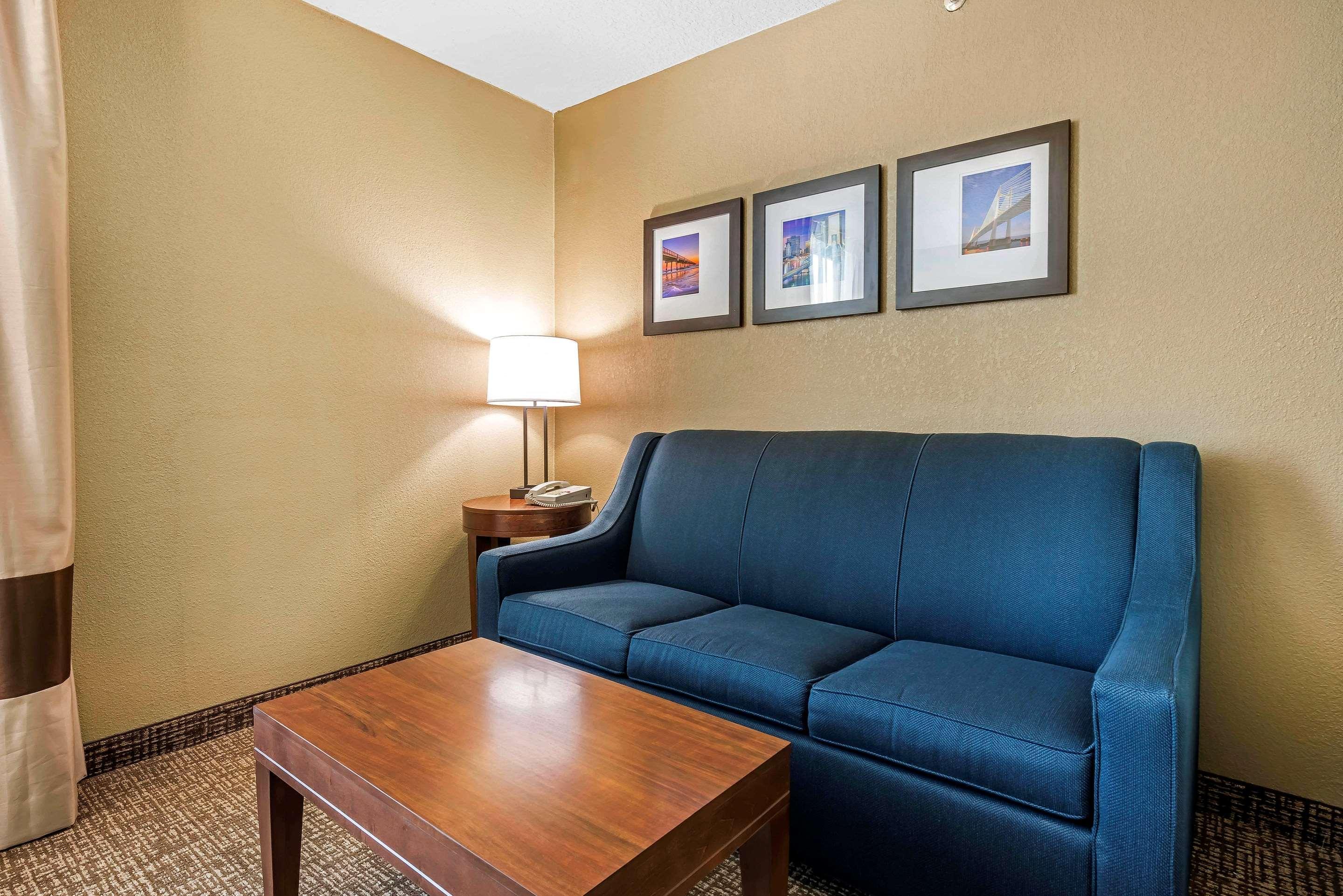 Comfort Suites Baymeadows Near Butler Blvd Джексонвілл Екстер'єр фото