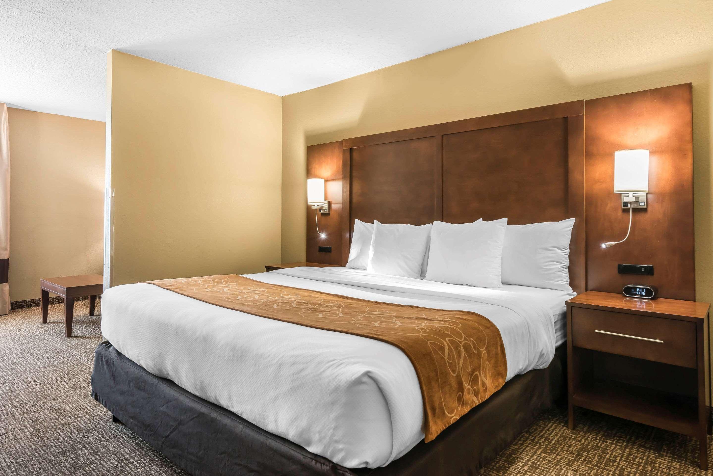 Comfort Suites Baymeadows Near Butler Blvd Джексонвілл Екстер'єр фото