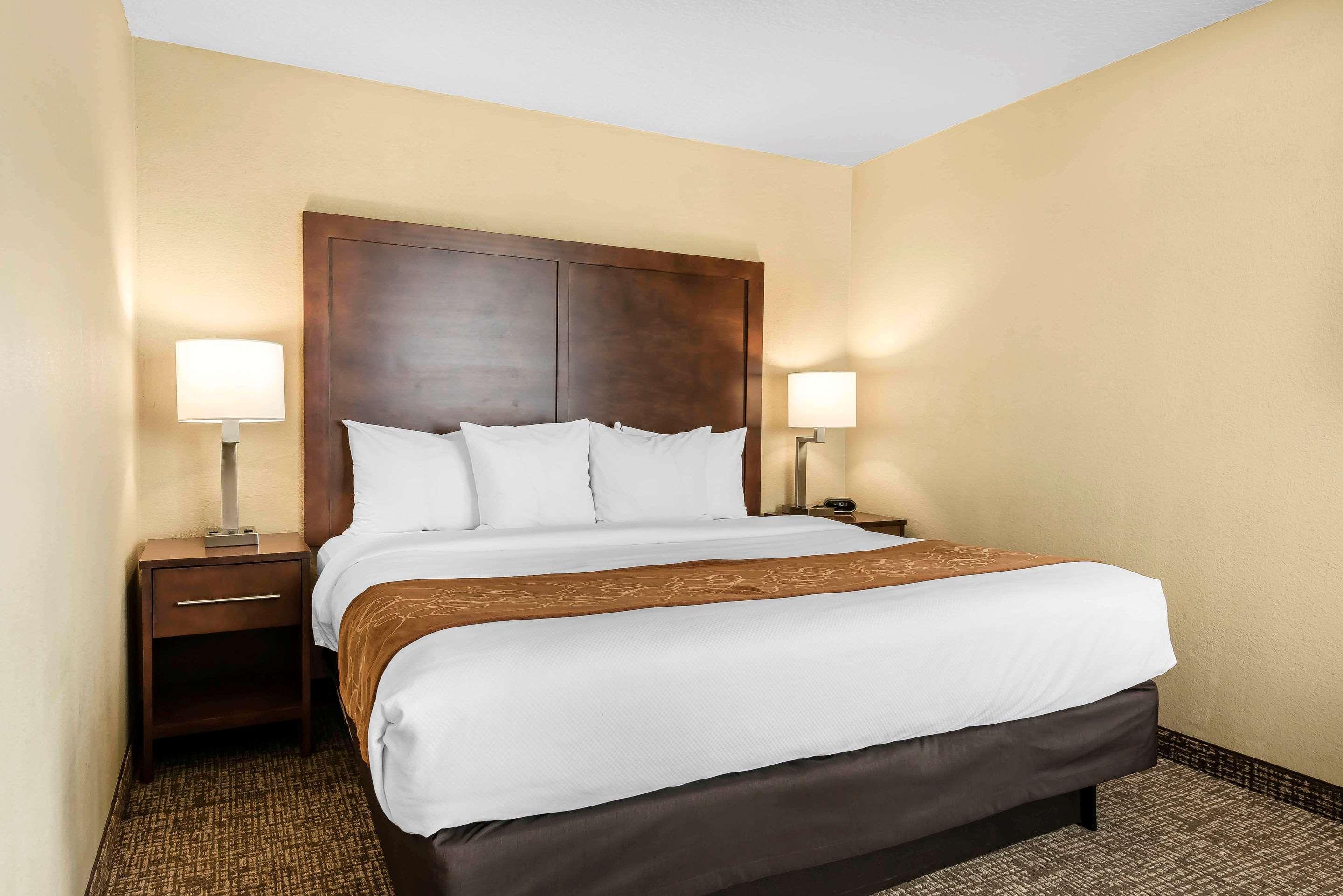 Comfort Suites Baymeadows Near Butler Blvd Джексонвілл Екстер'єр фото