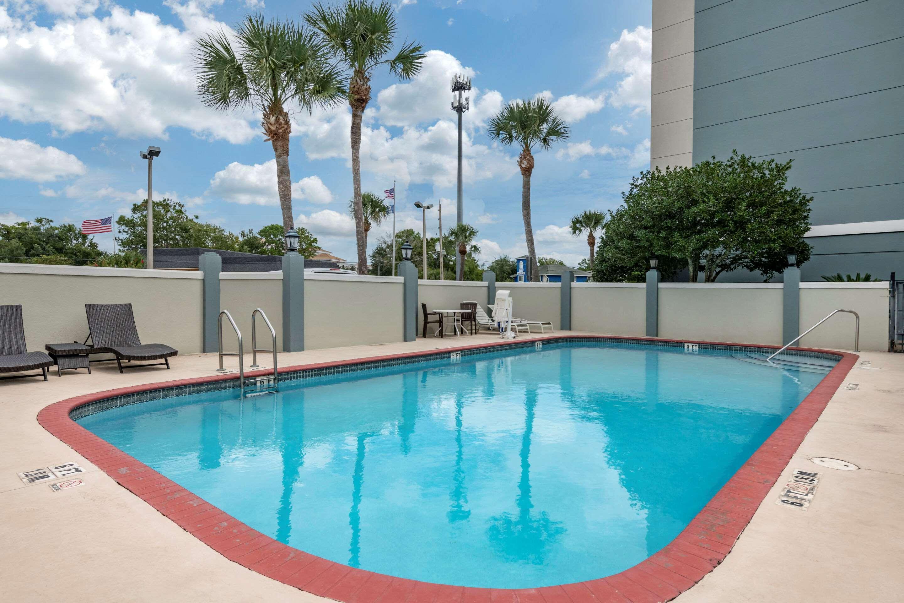 Comfort Suites Baymeadows Near Butler Blvd Джексонвілл Екстер'єр фото