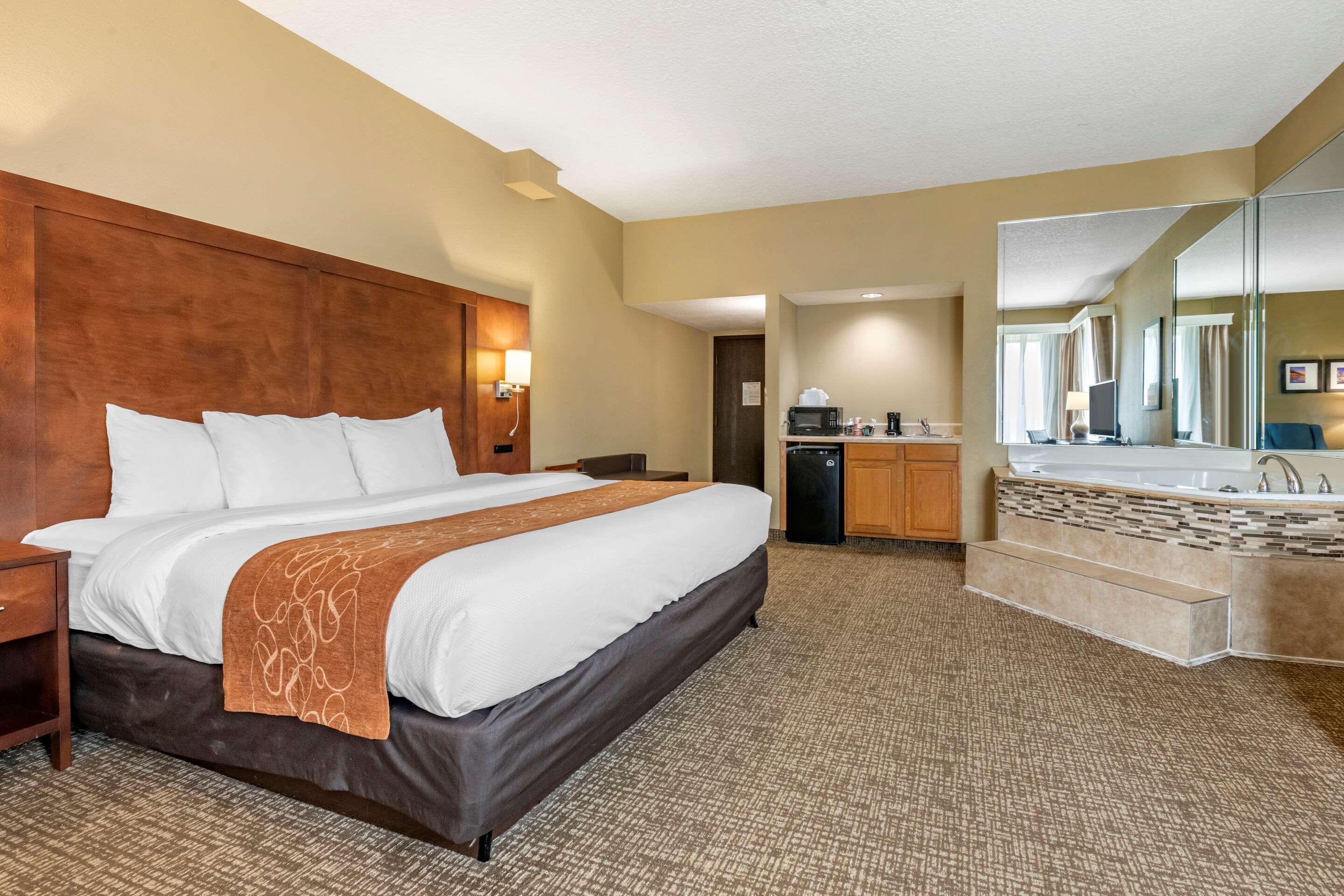 Comfort Suites Baymeadows Near Butler Blvd Джексонвілл Екстер'єр фото