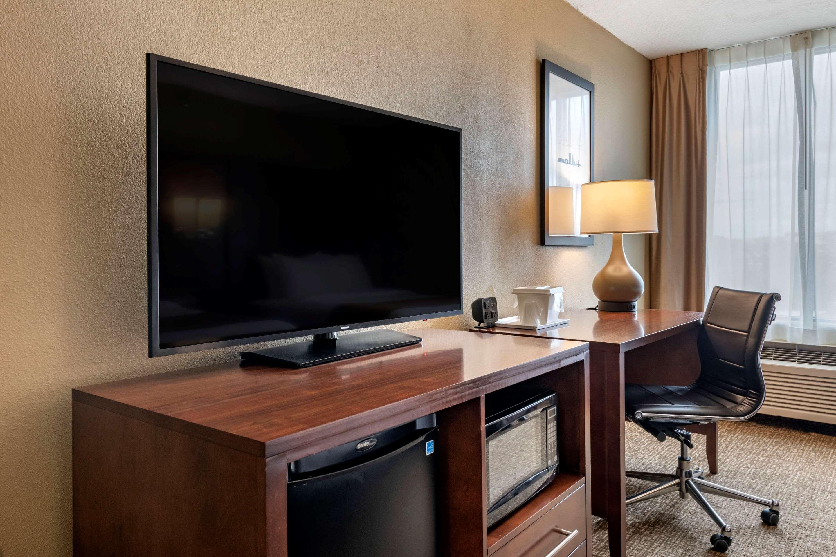 Comfort Suites Baymeadows Near Butler Blvd Джексонвілл Екстер'єр фото