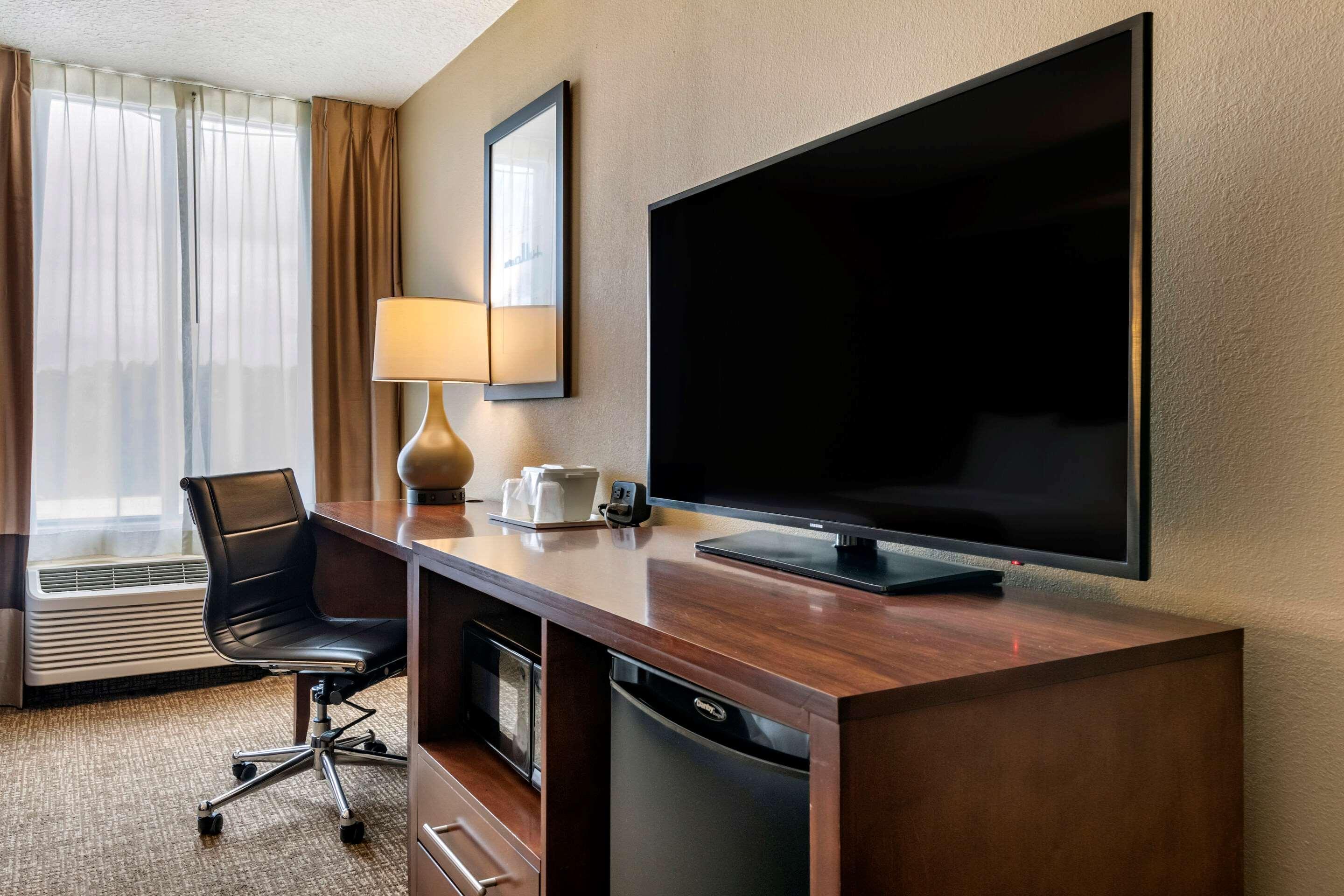 Comfort Suites Baymeadows Near Butler Blvd Джексонвілл Екстер'єр фото