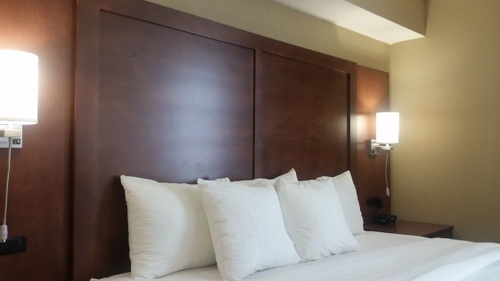 Comfort Suites Baymeadows Near Butler Blvd Джексонвілл Екстер'єр фото